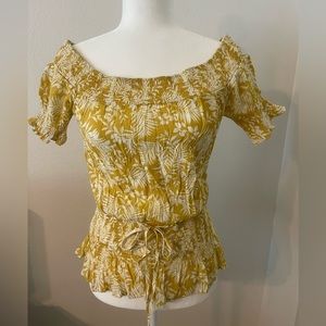 Women’s Blouse Size Medium